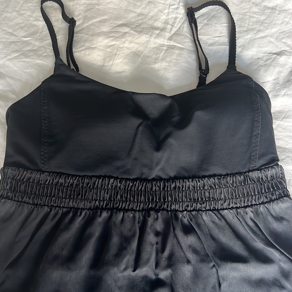 Lululemon Lululemon Bliss tank, size 4 - Picture 2 of 11